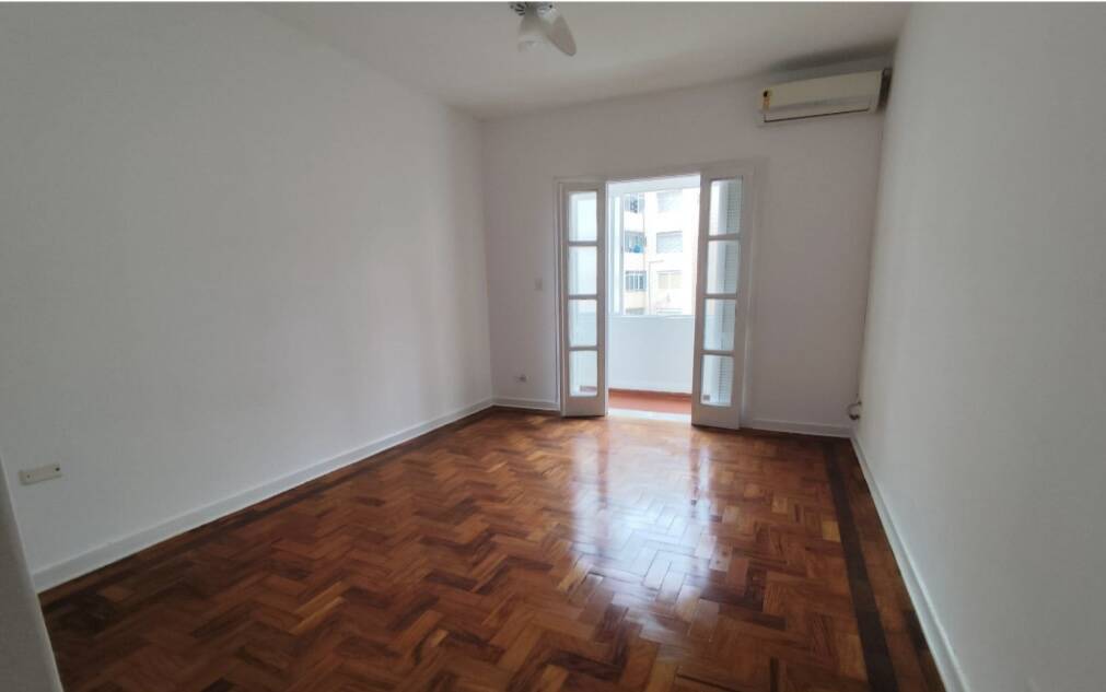 #711 - Apartamento para Venda em Santos - SP