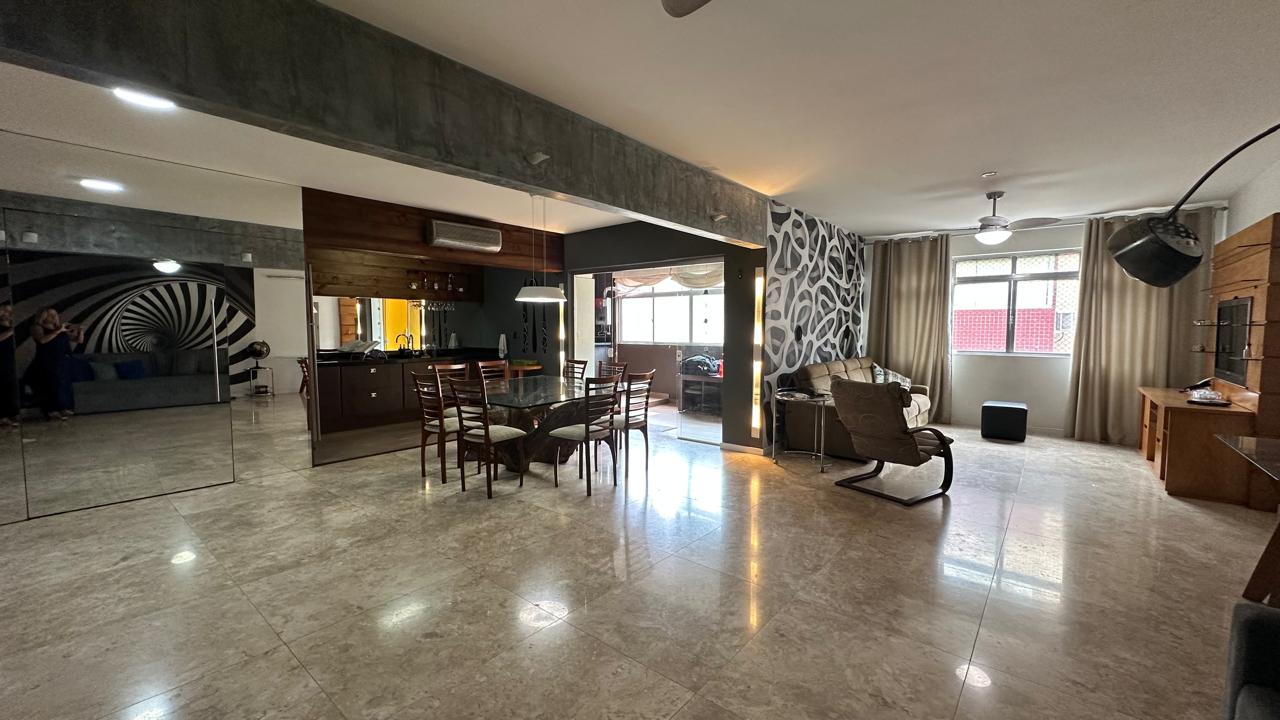 #737 - Apartamento para Venda em Santos - SP