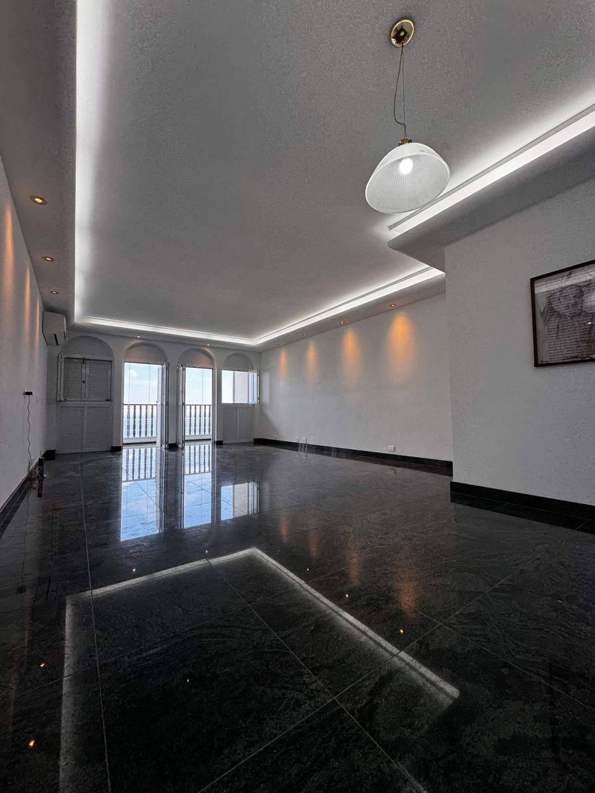 #738 - Apartamento para Venda em Santos - SP