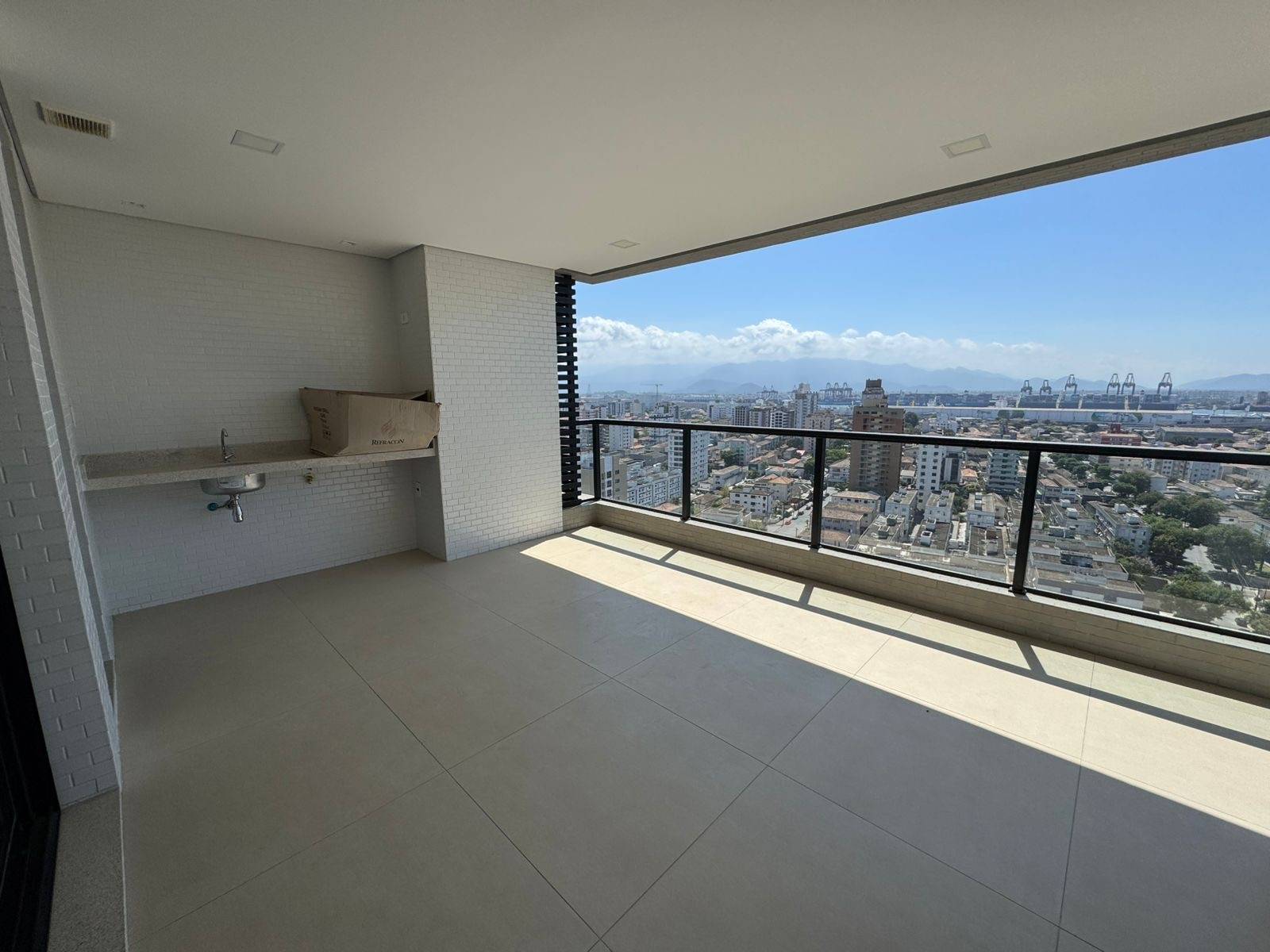 #739 - Apartamento para Venda em Santos - SP