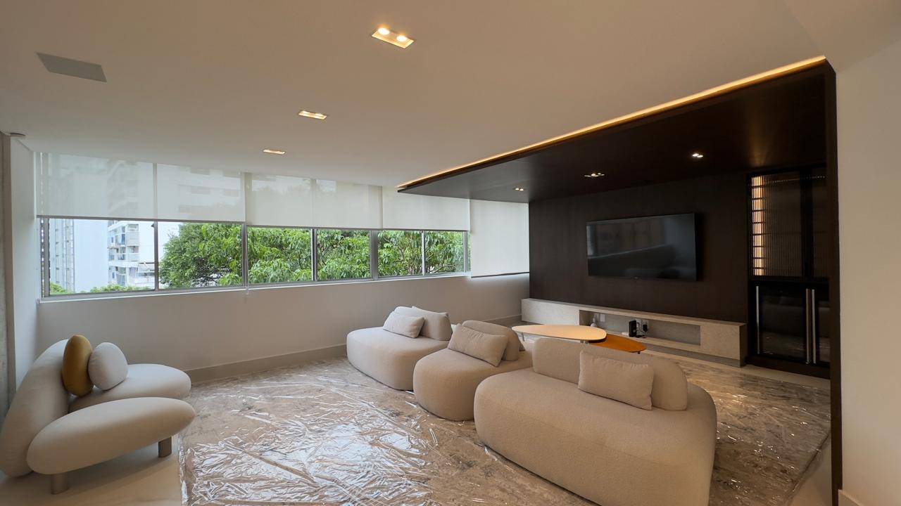 #740 - Apartamento para Venda em Santos - SP