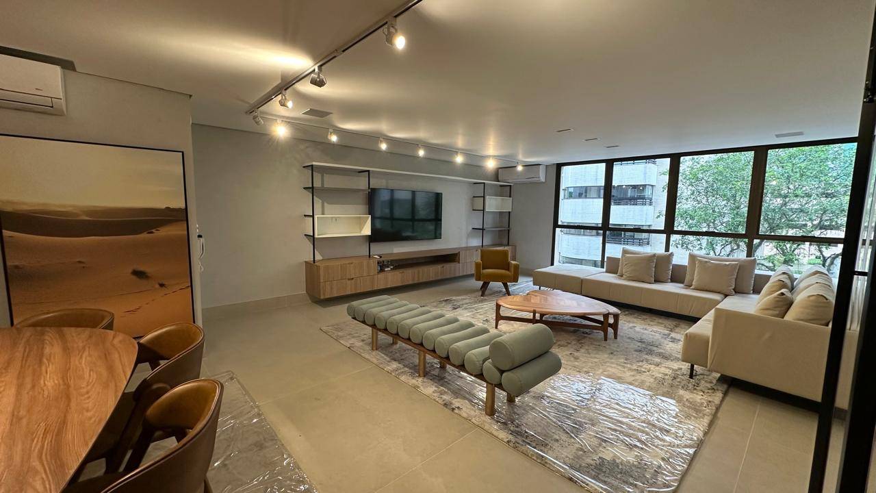 #741 - Apartamento para Venda em Santos - SP