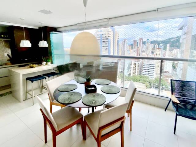#689 - Apartamento para Venda em Santos - SP