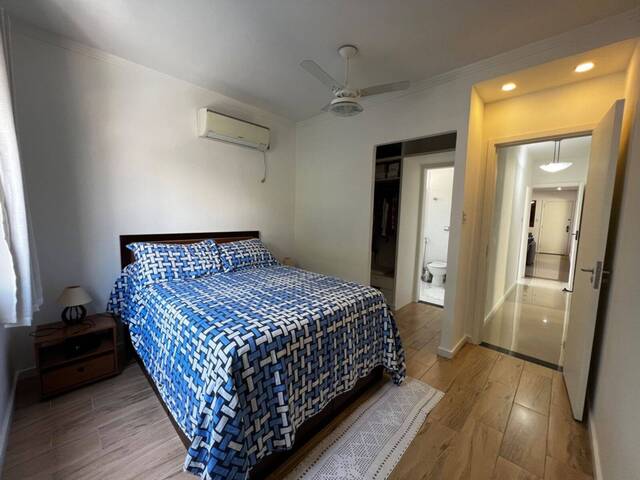 #693 - Apartamento para Venda em Santos - SP