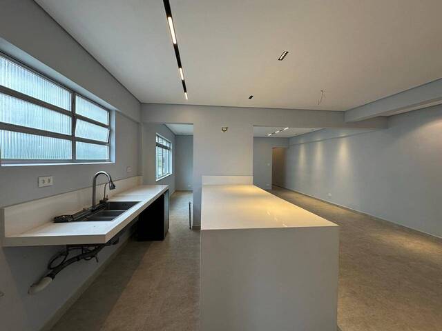 #718 - Apartamento para Venda em Santos - SP