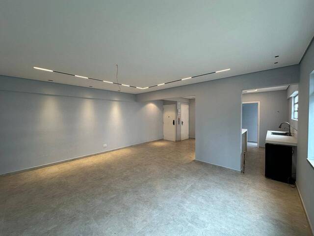 #718 - Apartamento para Venda em Santos - SP