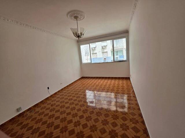 #719 - Apartamento para Venda em Santos - SP