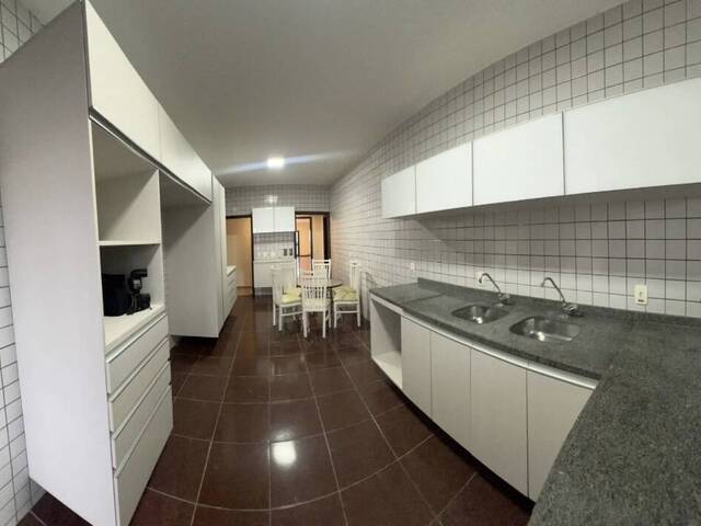 #720 - Apartamento para Venda em Santos - SP