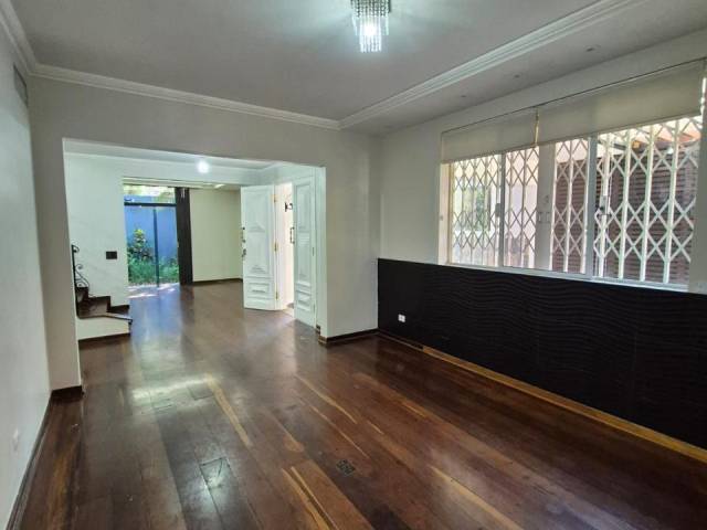 #732 - Casa para Venda em Santos - SP