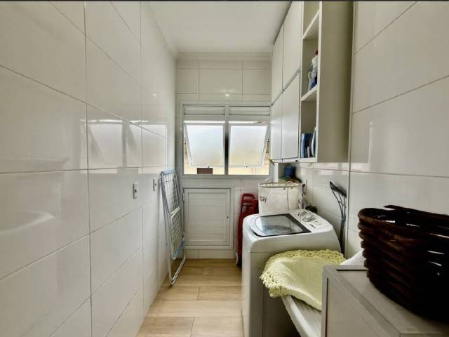 #745 - Apartamento para Venda em Santos - SP