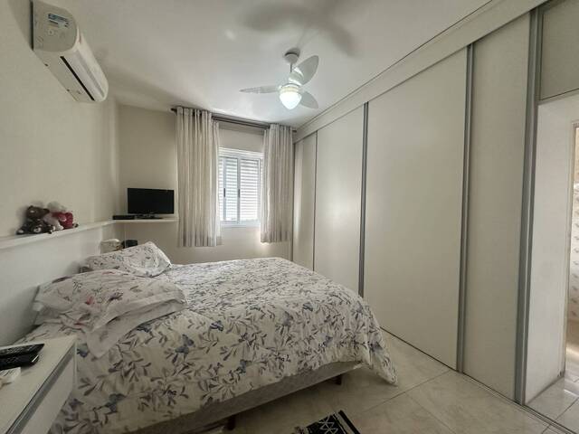 #755 - Apartamento para Venda em Santos - SP