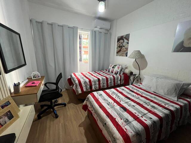 #757 - Apartamento para Venda em Santos - SP