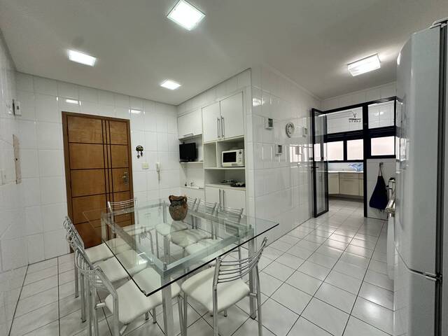 #760 - Apartamento para Venda em Santos - SP