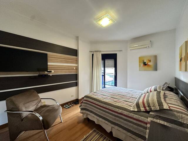 #760 - Apartamento para Venda em Santos - SP
