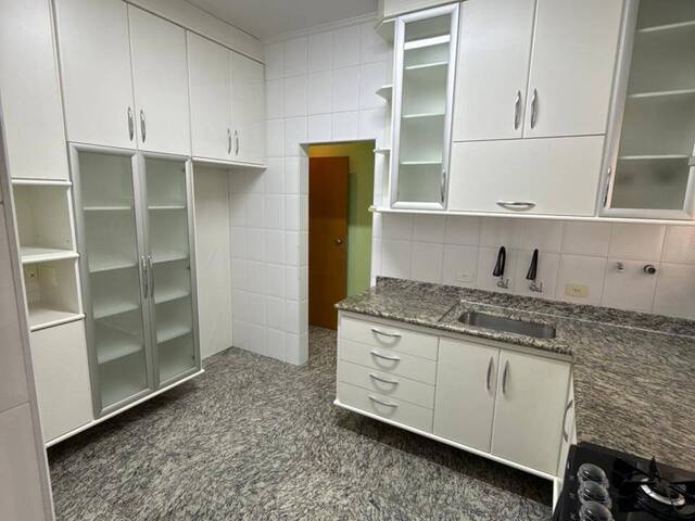 #762 - Apartamento para Venda em Santos - SP