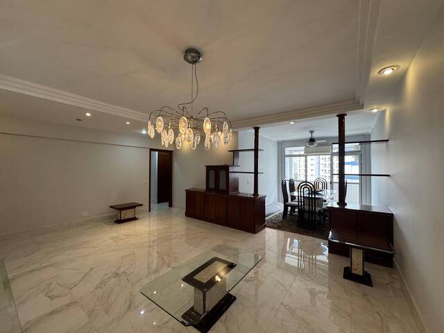 #768 - Apartamento para Locação em Santos - SP