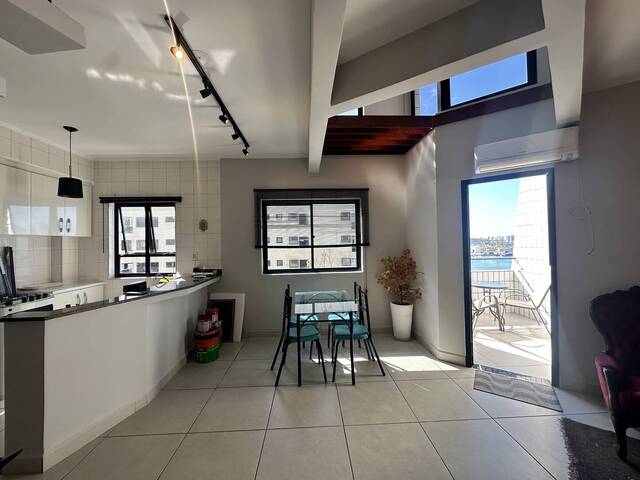 #773 - Apartamento para Locação em Santos - SP