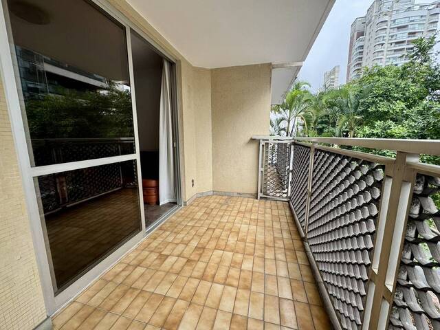 #780 - Apartamento para Venda em Santos - SP