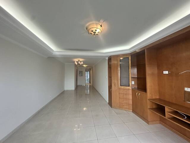 Apartamento para Venda em Santos - 2